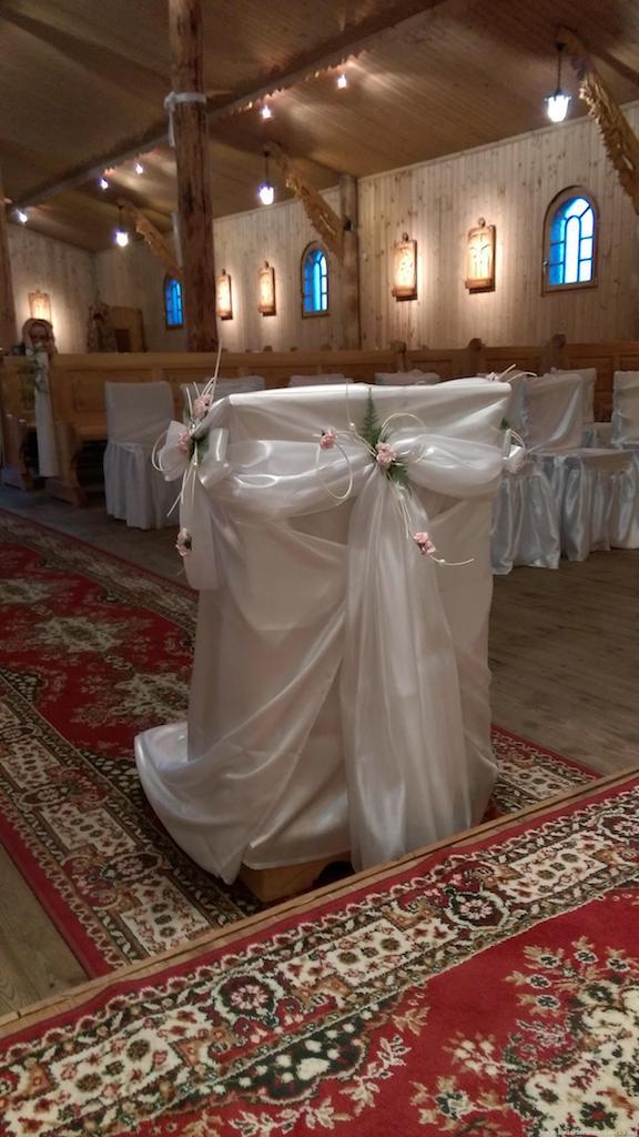 Bukiet ślubny w klasycznej bieli